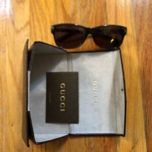 Gucci Sunglasses With Gucci Case